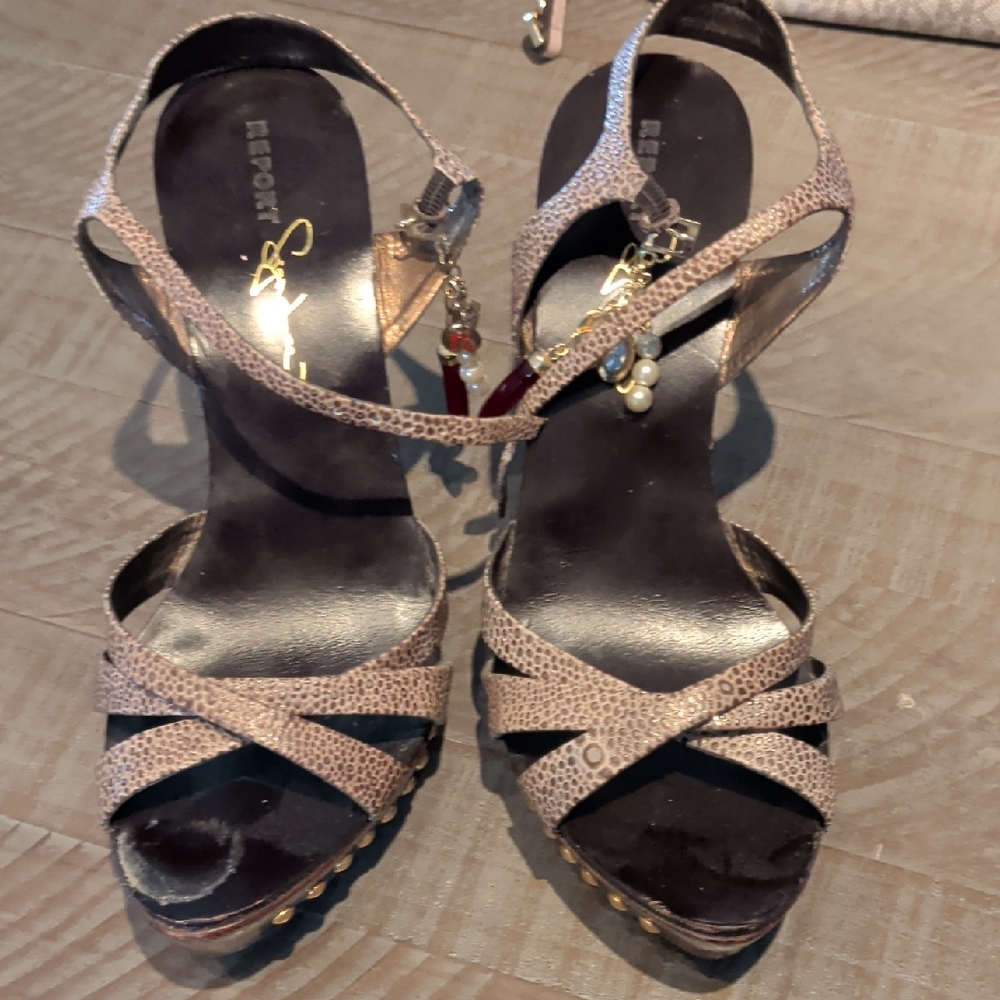 Report Signature Textured Strappy Heels